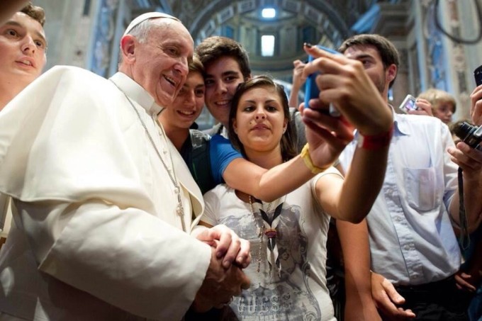 Papa Francesco Selfie iPhone