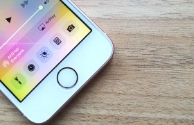 iPhone SE 2 ha ingresso mini jack