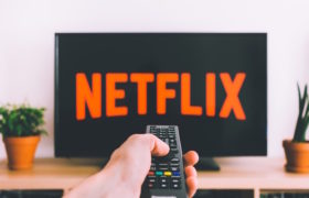 Come vedere Netflix su TV: la guida completa